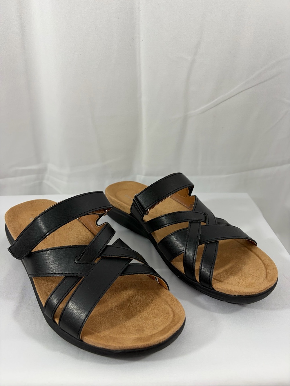 NWT Easy Spirit Women’s Size 7 Black Slip-On Comfort Sandals